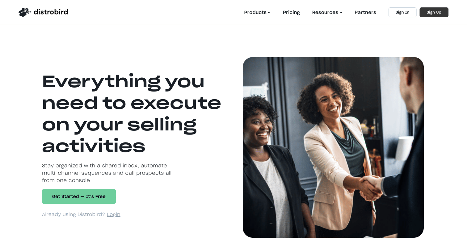 Distrobird - Supercharge your sales outreach | Built for Hubspot CRM screen