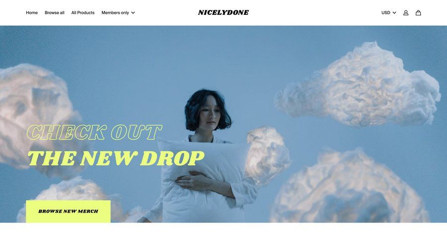 Fourthwall
			 e-commerce call to action navigation bar modern ui page example